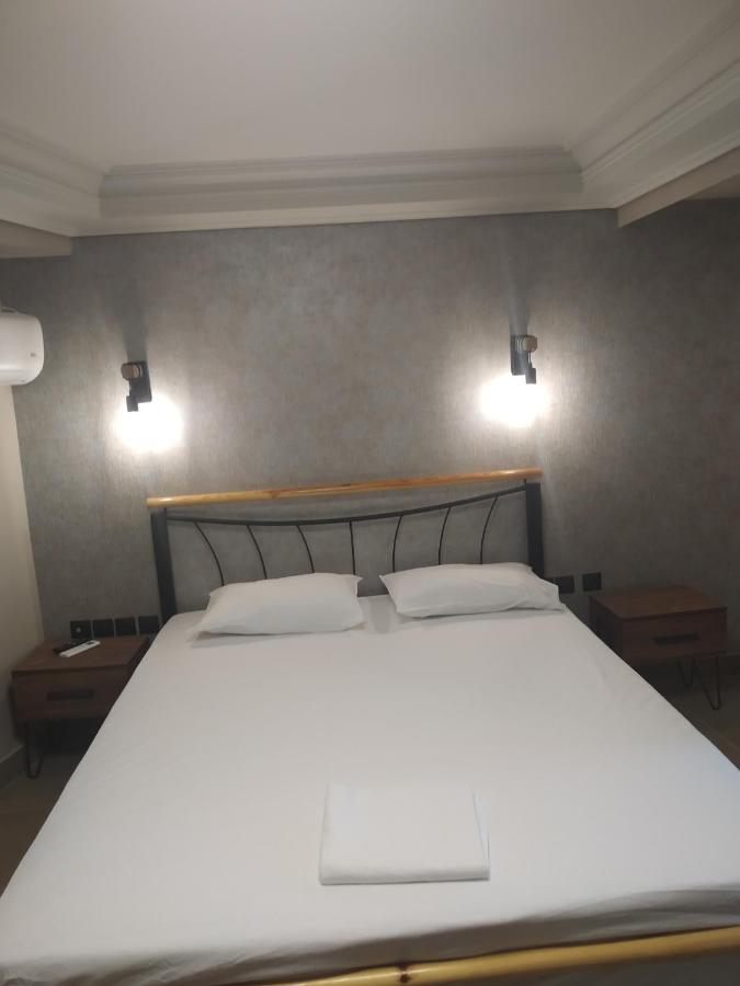 Elaea Boutique Apartments Piraeus Exterior photo